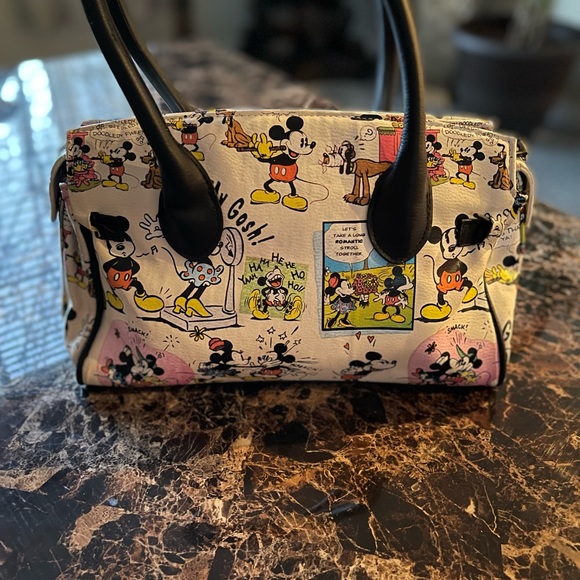 Mickey Mouse character purse - Picture 4 of 10